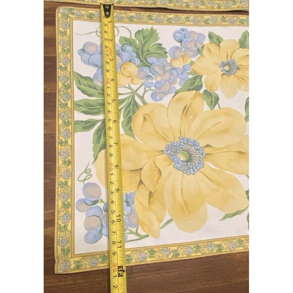 4 Butter Yellow and Blue Floral Grapes Placemats Cloth Great Condition Cottage - Picture 8 of 9